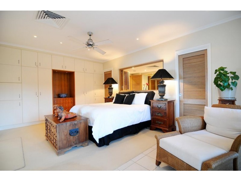 21 Vasey Esplanade, Trinity Beach QLD 4879