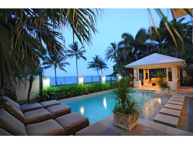 21 Vasey Esplanade, Trinity Beach QLD 4879
