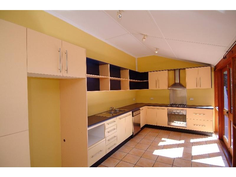 8 Crowley Close, Whitfield QLD 4870