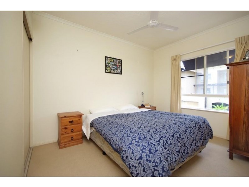 Unit 403/2 Greenslopes Street, North Cairns QLD 4870
