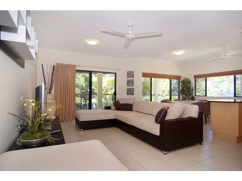 Unit 4/73 Sims Esplanade, Yorkeys Knob QLD 4878