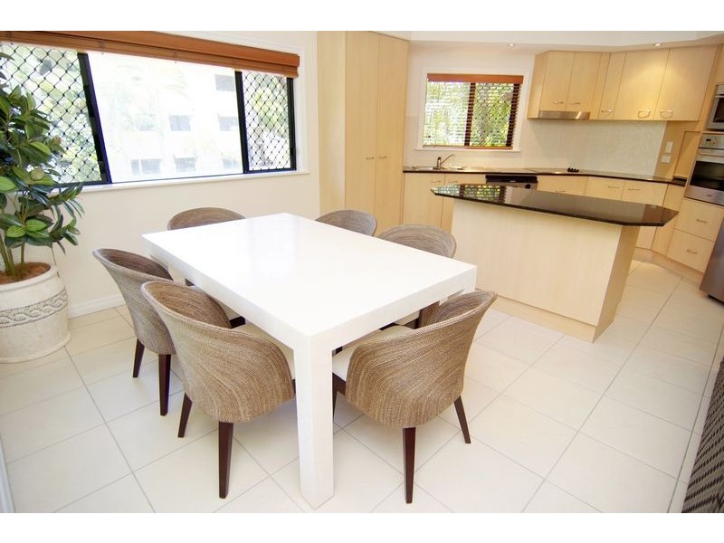 Unit 4/73 Sims Esplanade, Yorkeys Knob QLD 4878