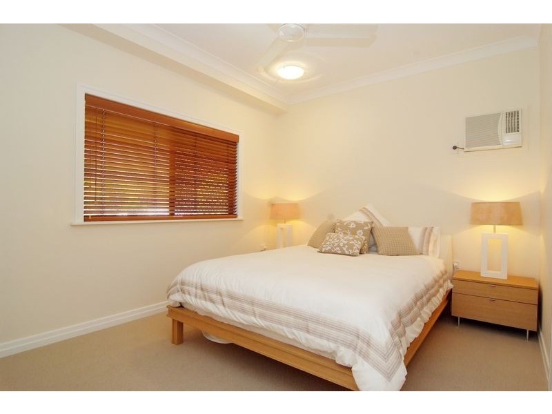 Unit 4/73 Sims Esplanade, Yorkeys Knob QLD 4878