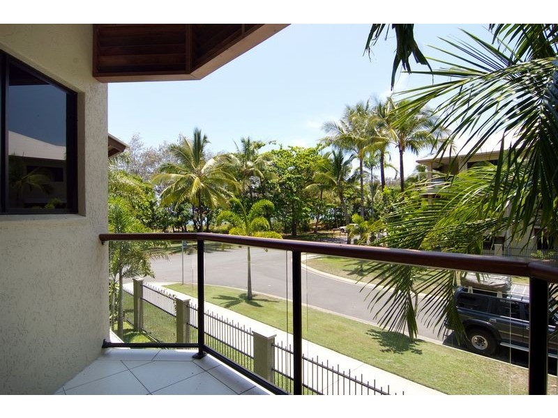 Unit 4/73 Sims Esplanade, Yorkeys Knob QLD 4878