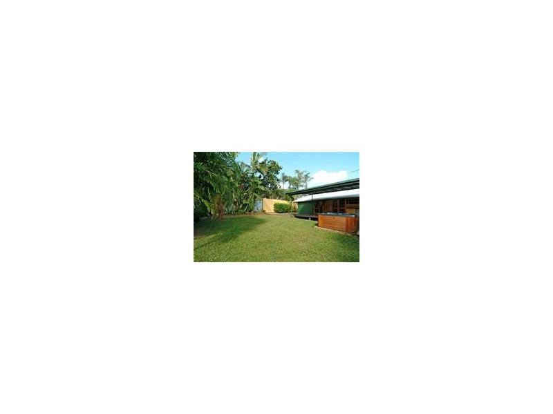 8 Crowley Close, Whitfield QLD 4870