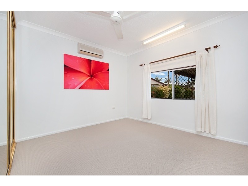 Unit 4/21 Creedy Street, Westcourt QLD 4870