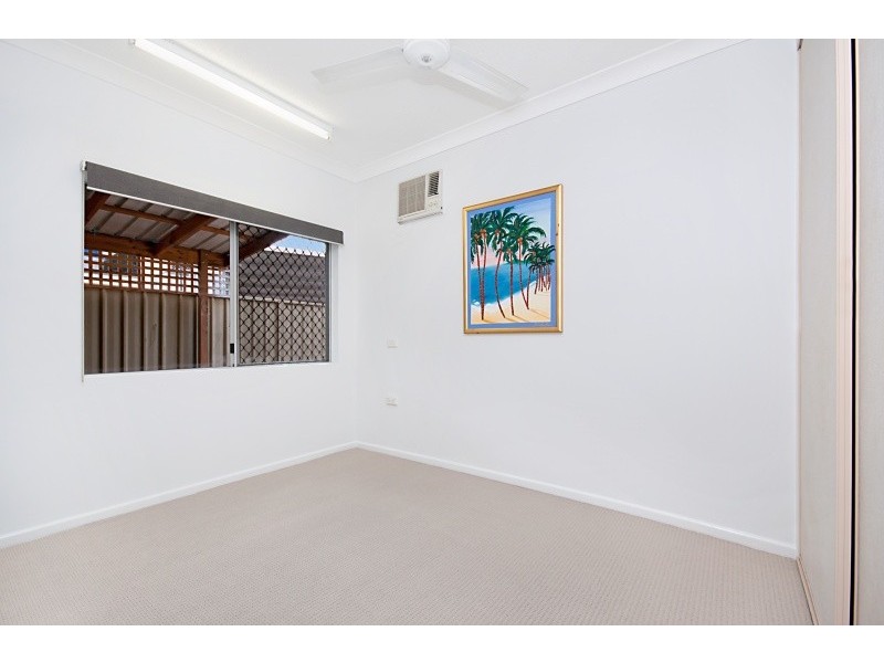 Unit 4/21 Creedy Street, Westcourt QLD 4870