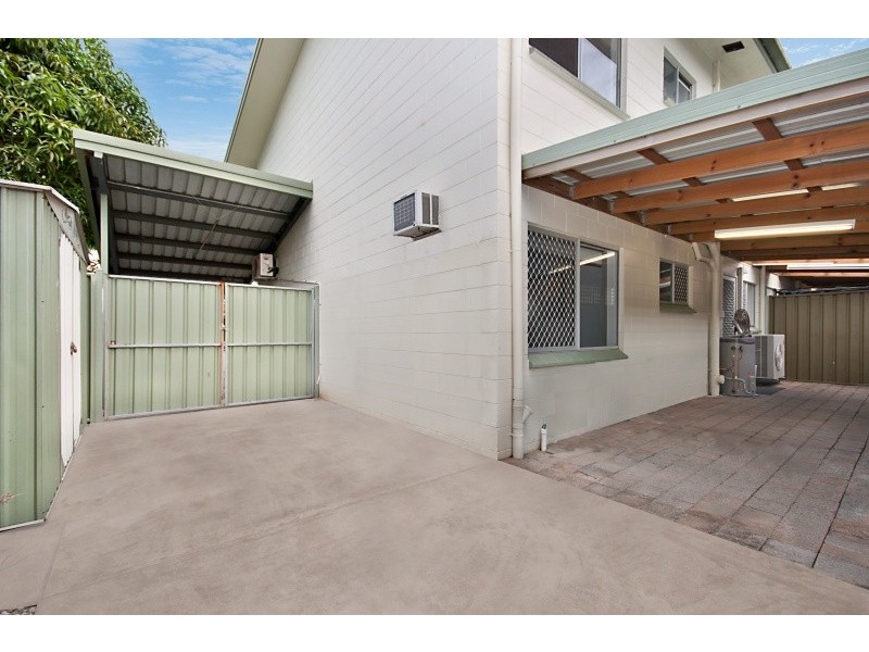 Unit 4/21 Creedy Street, Westcourt QLD 4870