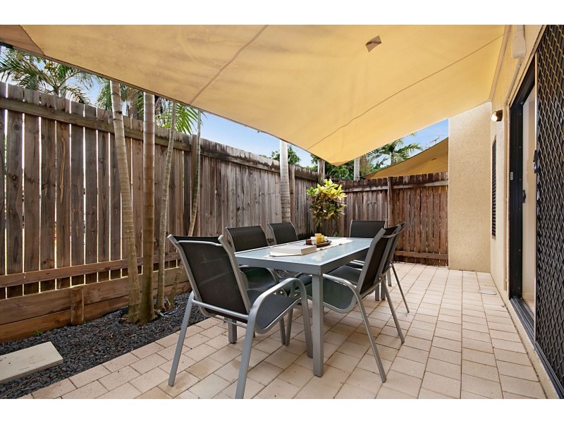 Unit 8/22-24 Old Smithfield Road, Freshwater QLD 4870