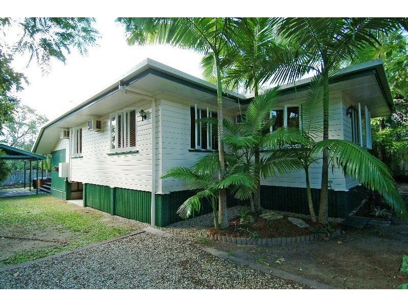 8 Crowley Close, Whitfield QLD 4870