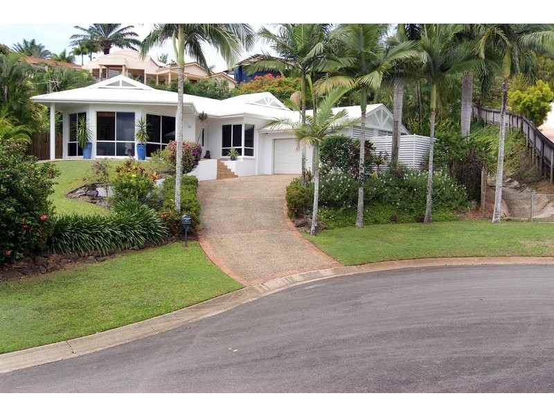 7 Woodmont Place, Mooroobool QLD 4870