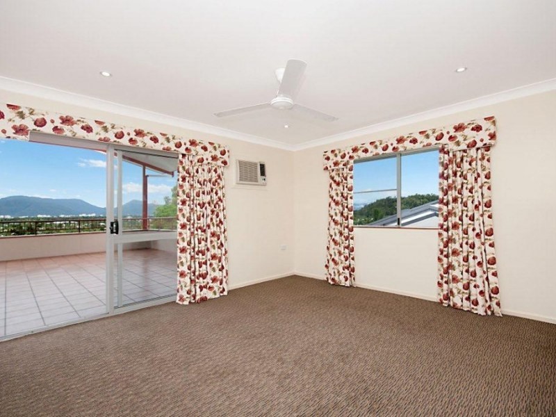 31 Ponticello Street, Whitfield QLD 4870