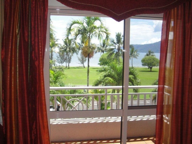 Unit 2/269 The Esplanade, Cairns QLD 4870