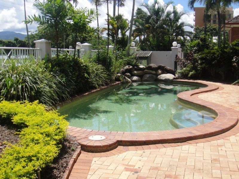 Unit 2/269 The Esplanade, Cairns QLD 4870