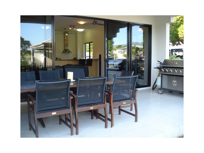 Unit APT 4/15-21 Clare Street, Cairns QLD 4870