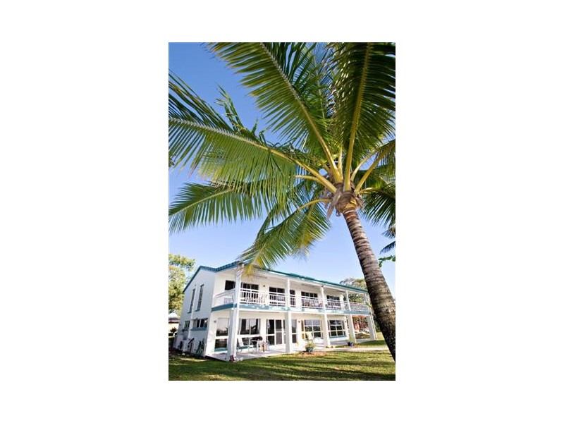 301 Russell Heads Esplanade, East Russell QLD 4861