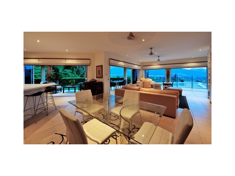 18 Playford Close, Brinsmead QLD 4870