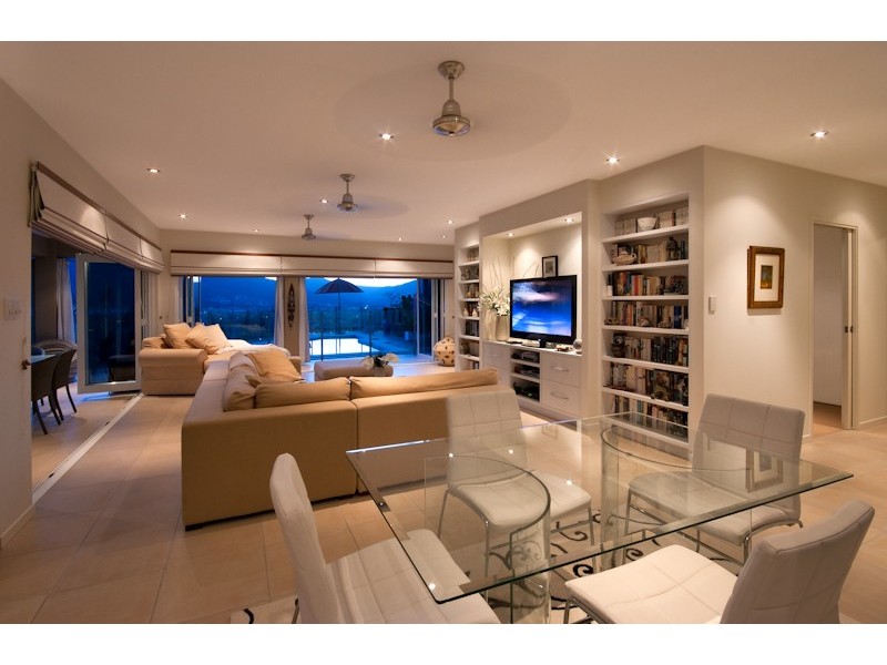 18 Playford Close, Brinsmead QLD 4870