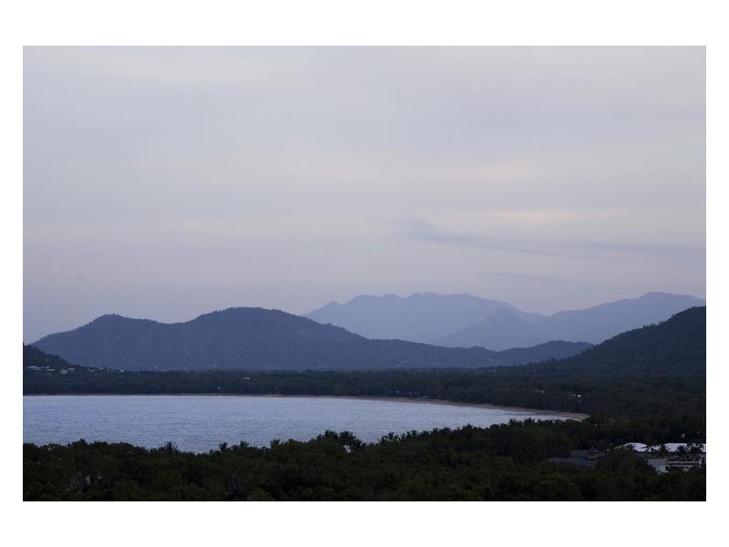 APT. 4 Santai Buchans Drive, Palm Cove QLD 4879