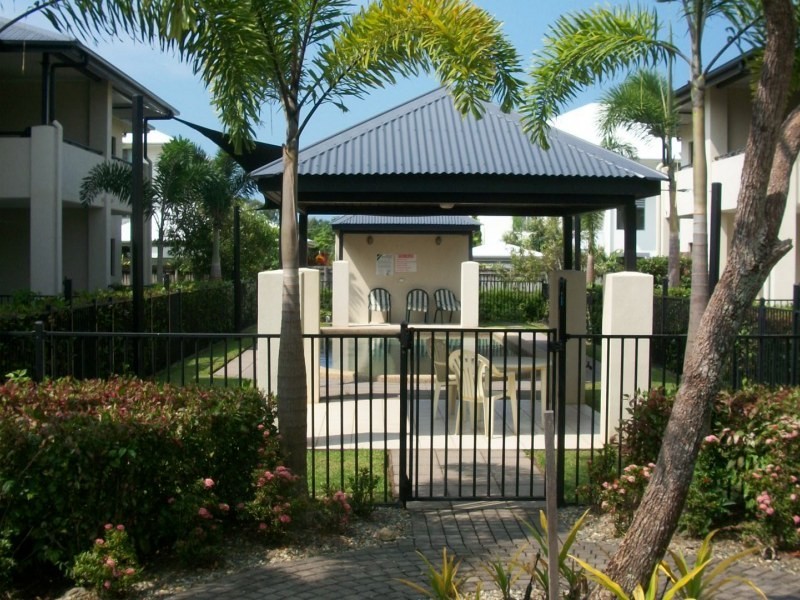 Unit 10/12 Oyster Court, Trinity Beach QLD 4879