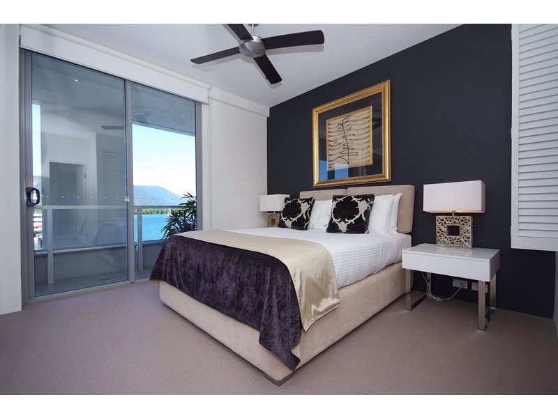 1 Marlin Parade, Cairns QLD 4870