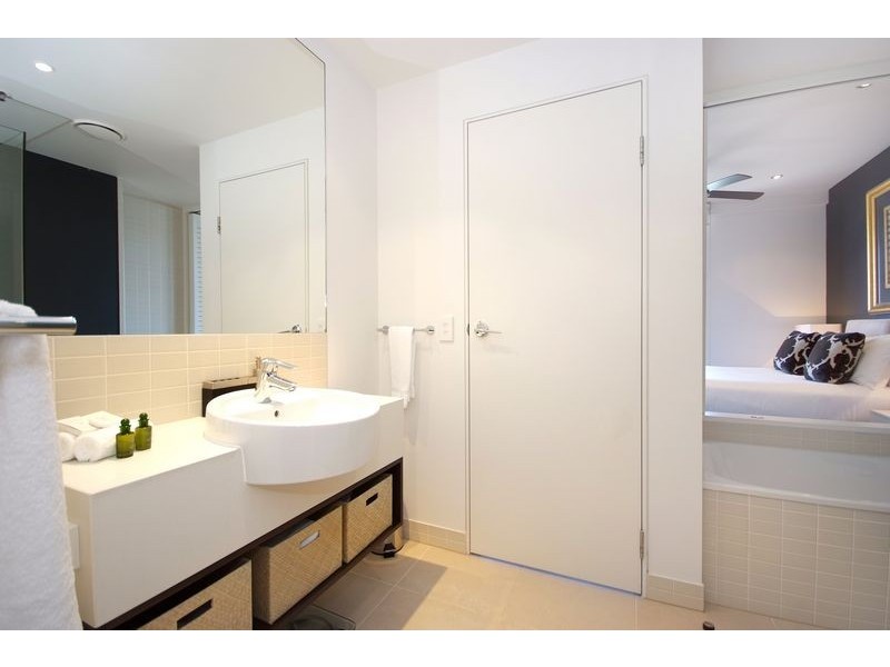 1 Marlin Parade, Cairns QLD 4870