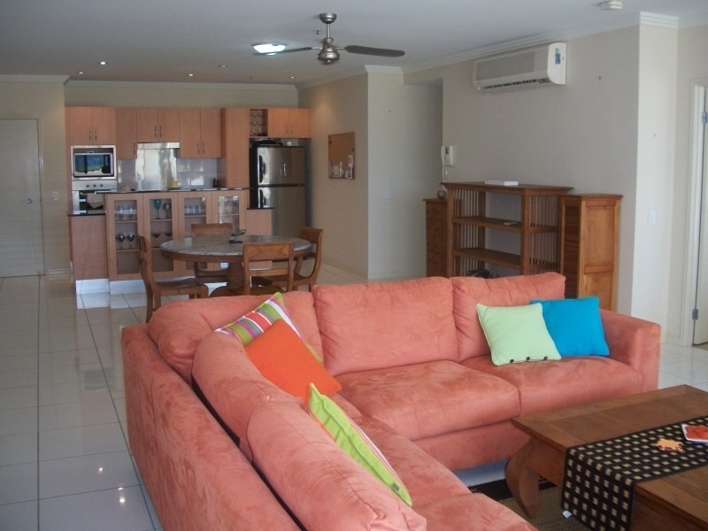 Unit 402/2 Lake Street, Cairns QLD 4870