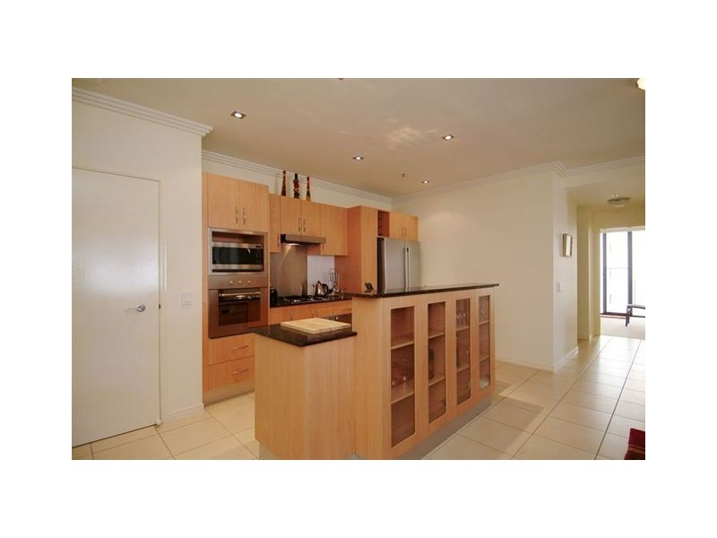 Unit 402/2 Lake Street, Cairns QLD 4870