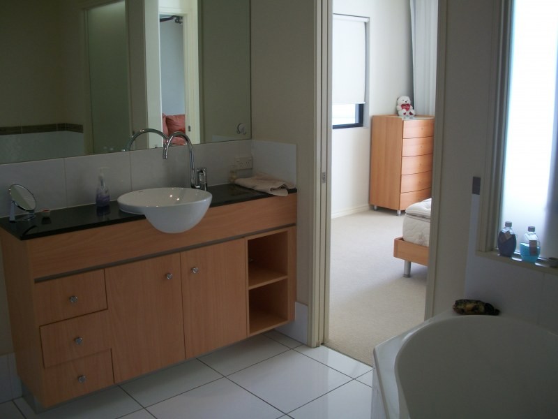 Unit 402/2 Lake Street, Cairns QLD 4870