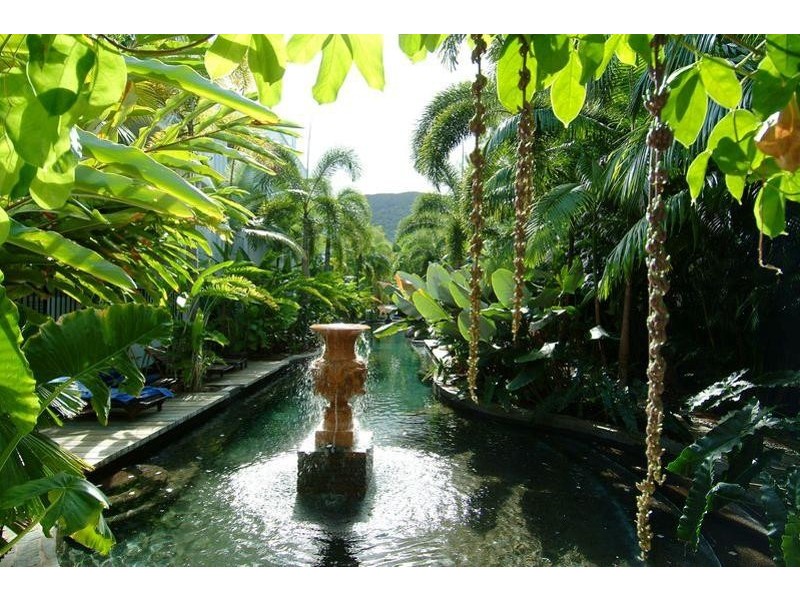 Palm Cove QLD 4879