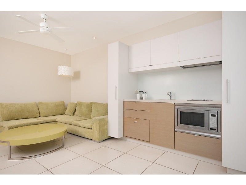 Unit 44/201 Lake Street, Cairns QLD 4870