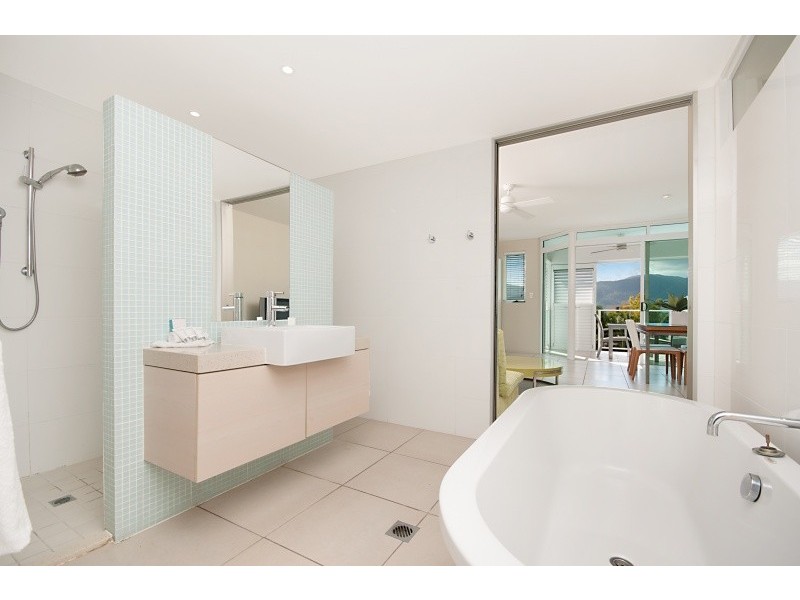 Unit 44/201 Lake Street, Cairns QLD 4870