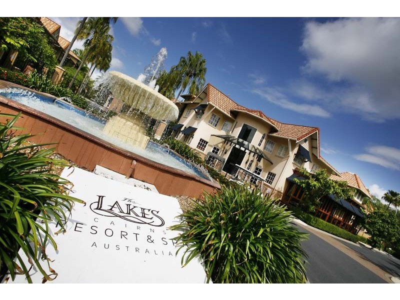 Unit APT  1747/2 Greenslopes Street, Cairns QLD 4870