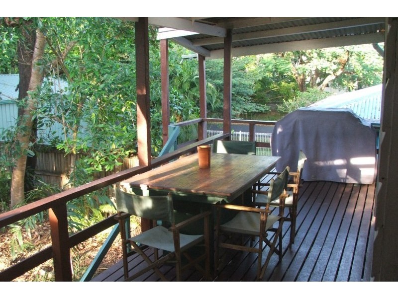11 Thomas Street, Cairns QLD 4870