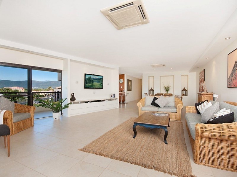 Unit 17/281 The Esplanade, Cairns QLD 4870