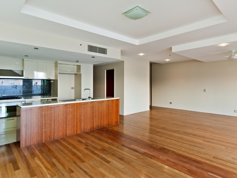 Unit Level 9, U/ 99 The Esplanade, Cairns QLD 4870