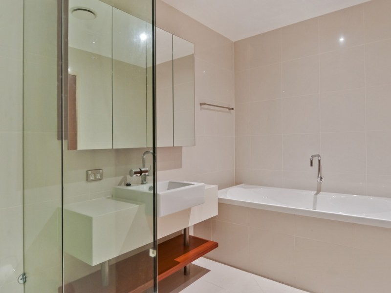 Unit Level 9, U/ 99 The Esplanade, Cairns QLD 4870