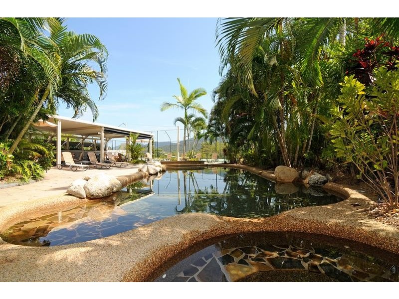 Unit 203/92-94 Moore Street, Trinity Beach QLD 4879