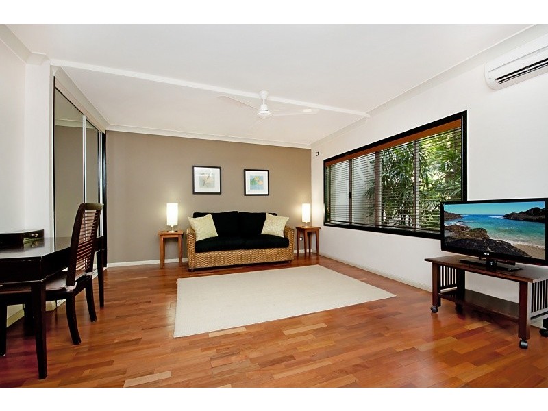 1-9 Vievers Road, Palm Cove QLD 4879