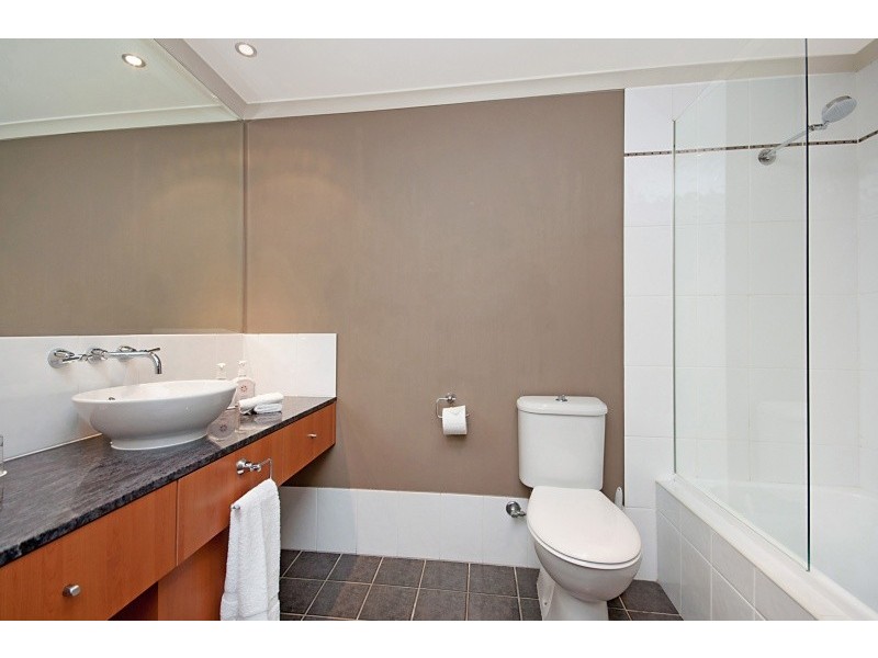 9 Vievers Road, Palm Cove QLD 4879