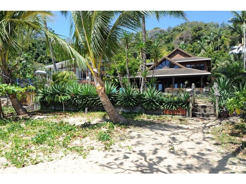 6 Peacock Street, Trinity Beach QLD 4879