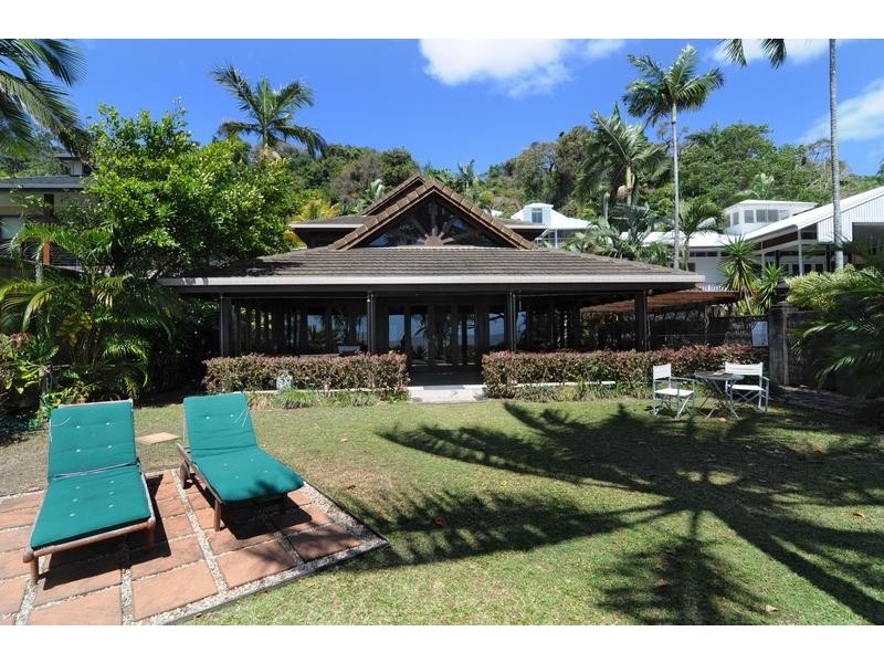 6 Peacock Street, Trinity Beach QLD 4879