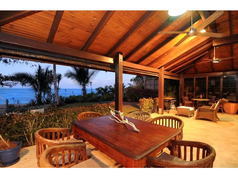 6 Peacock Street, Trinity Beach QLD 4879