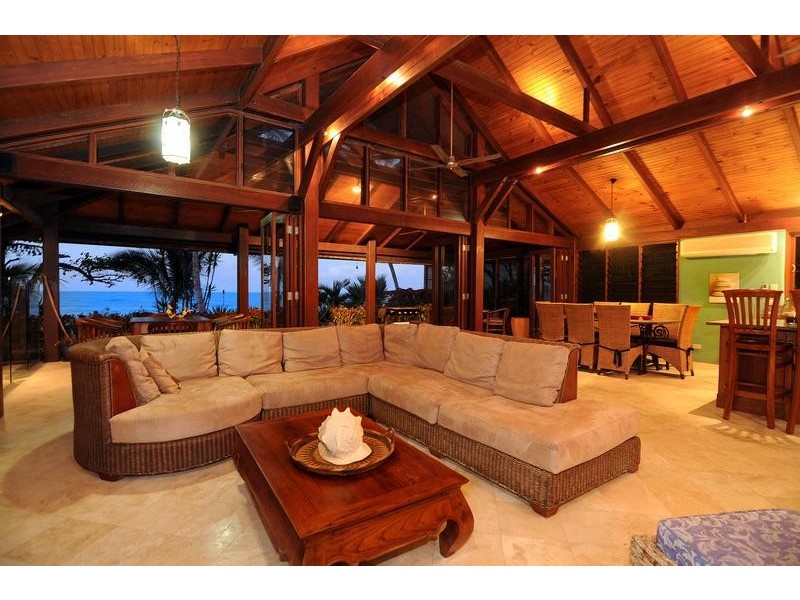 6 Peacock Street, Trinity Beach QLD 4879