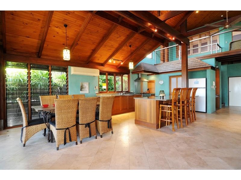 6 Peacock Street, Trinity Beach QLD 4879