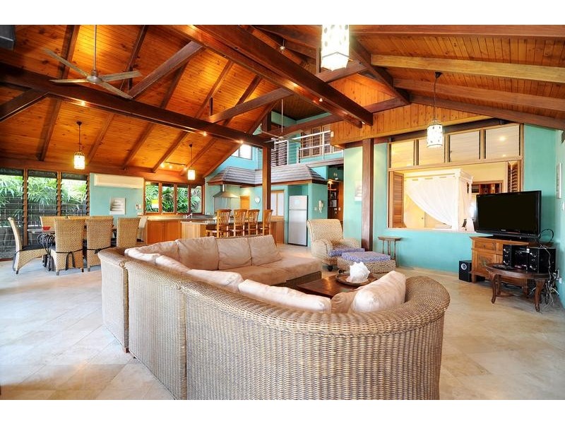 6 Peacock Street, Trinity Beach QLD 4879