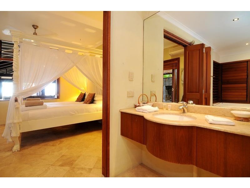 6 Peacock Street, Trinity Beach QLD 4879