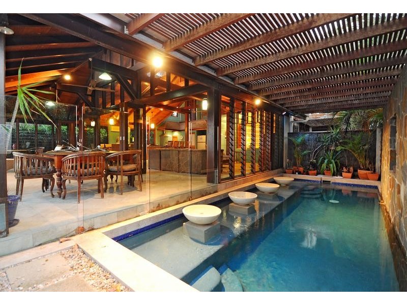 6 Peacock Street, Trinity Beach QLD 4879