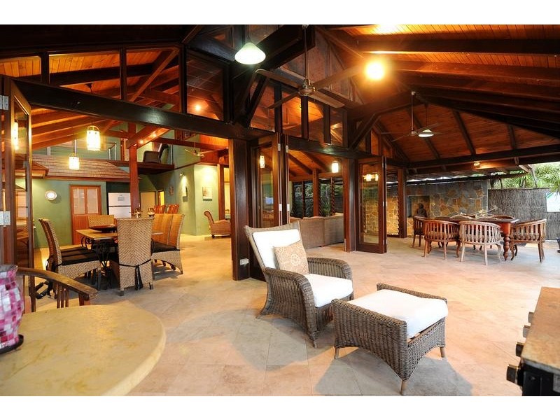 6 Peacock Street, Trinity Beach QLD 4879