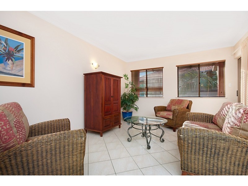 2 Greenslopes Street, North Cairns QLD 4870